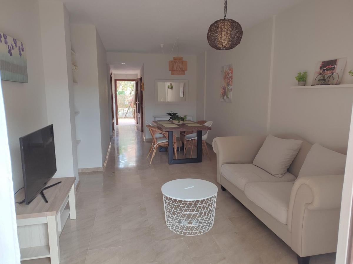 Apartamento Con Piscina กาซาเรส ภายนอก รูปภาพ