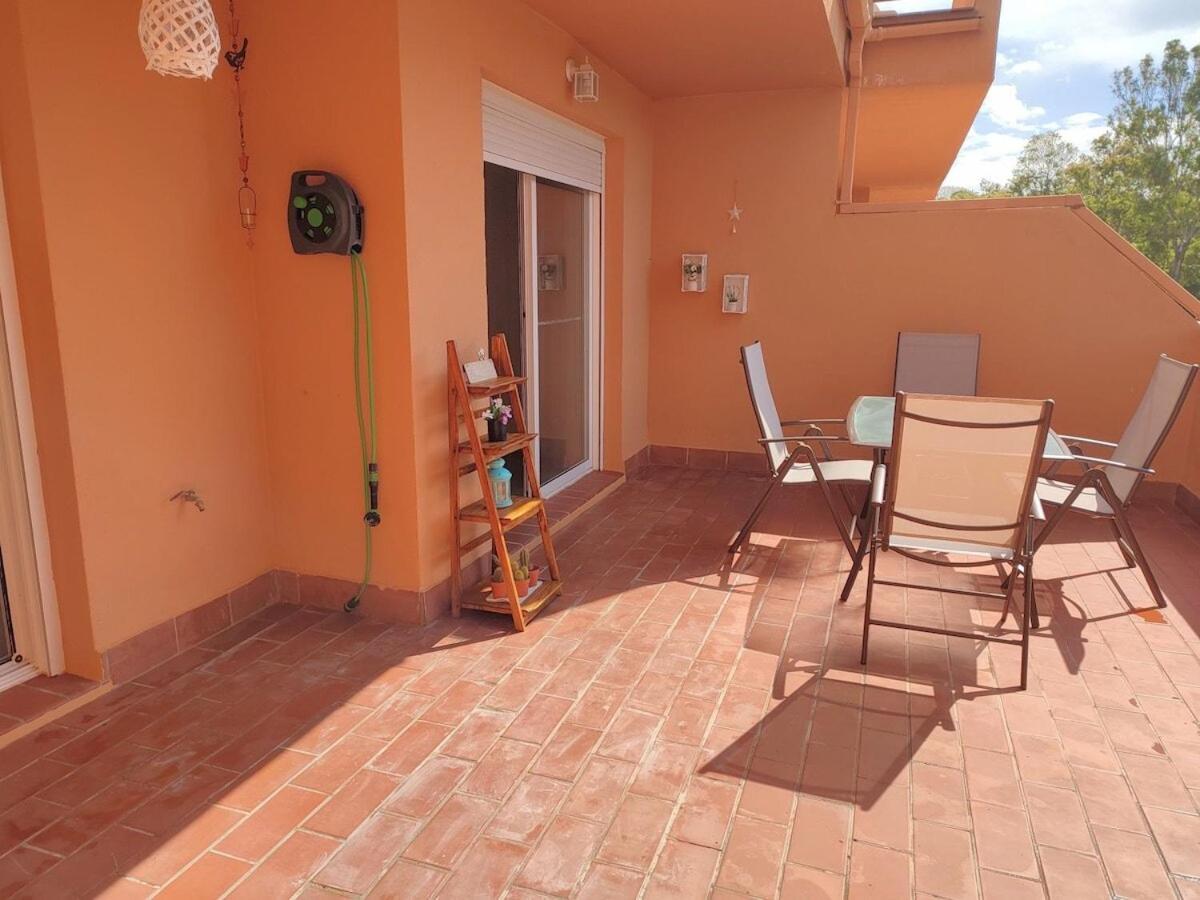 Apartamento Con Piscina กาซาเรส ภายนอก รูปภาพ