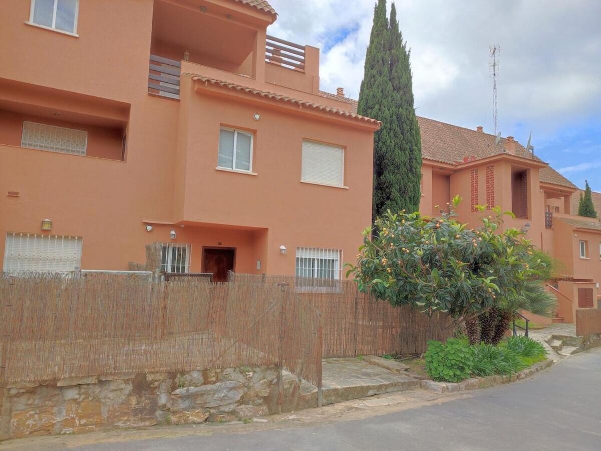 Apartamento Con Piscina กาซาเรส ภายนอก รูปภาพ