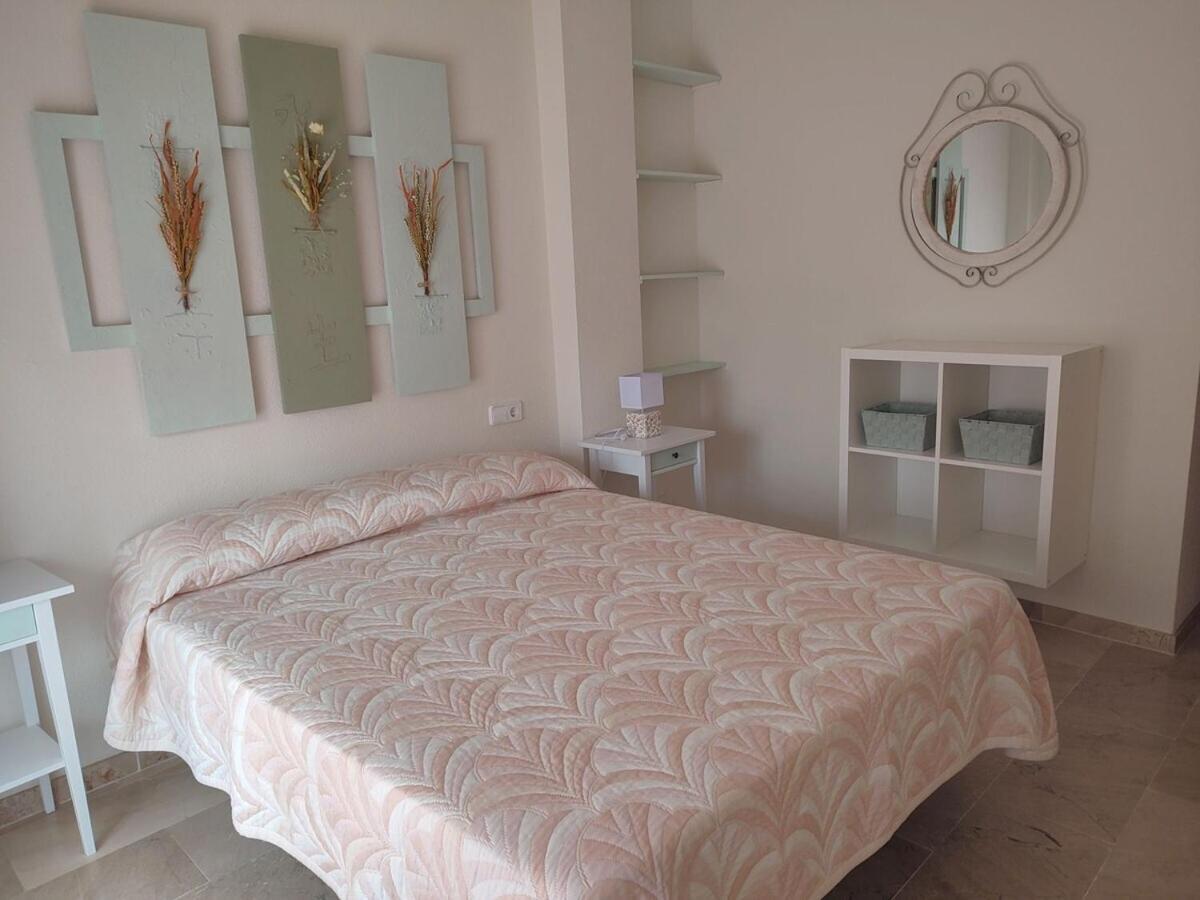 Apartamento Con Piscina กาซาเรส ภายนอก รูปภาพ