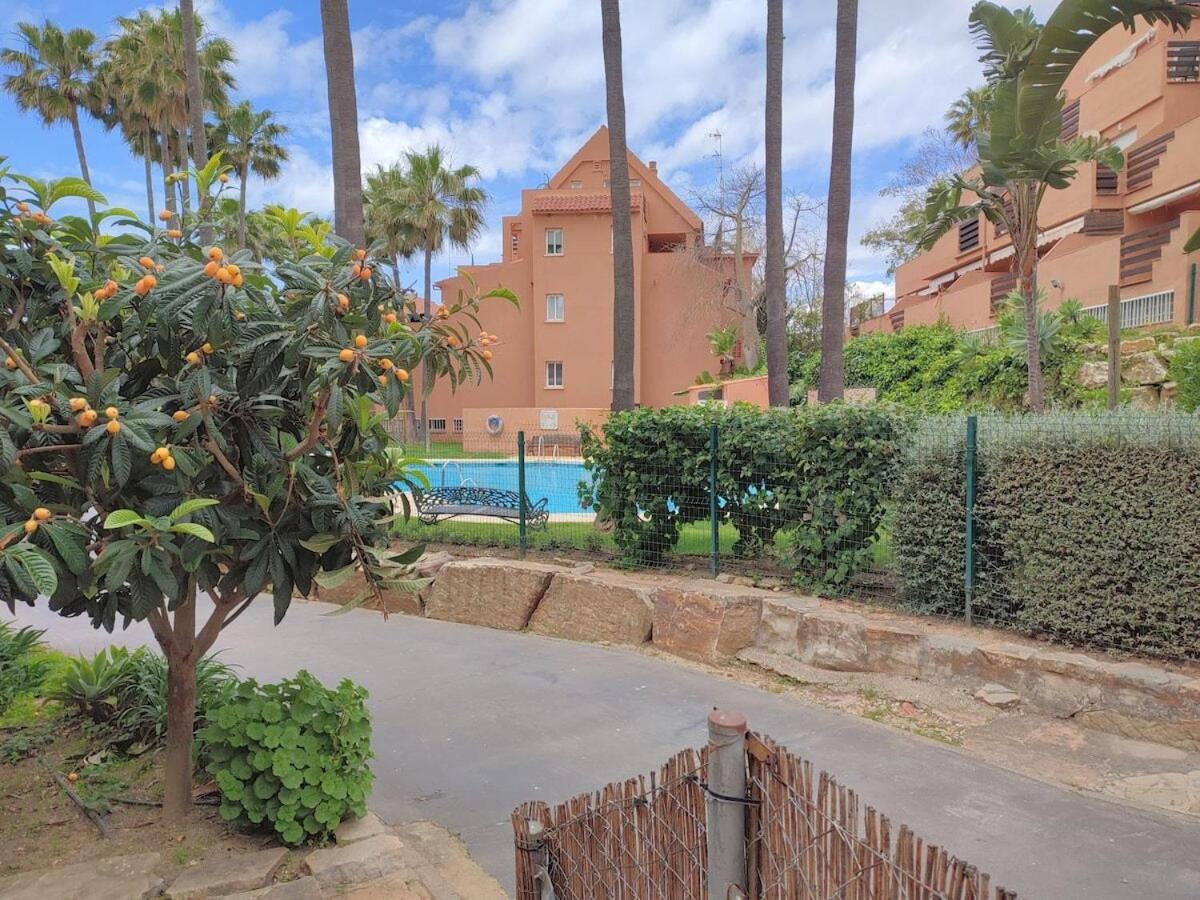Apartamento Con Piscina กาซาเรส ภายนอก รูปภาพ
