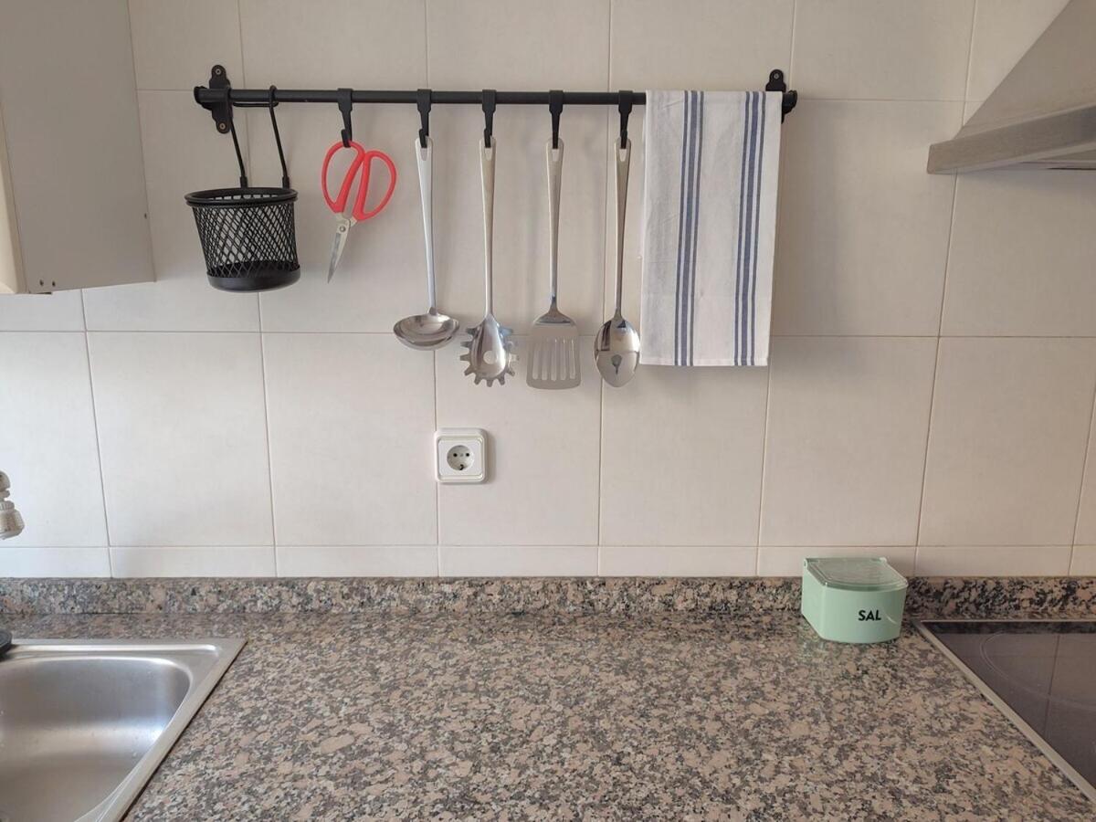 Apartamento Con Piscina กาซาเรส ภายนอก รูปภาพ