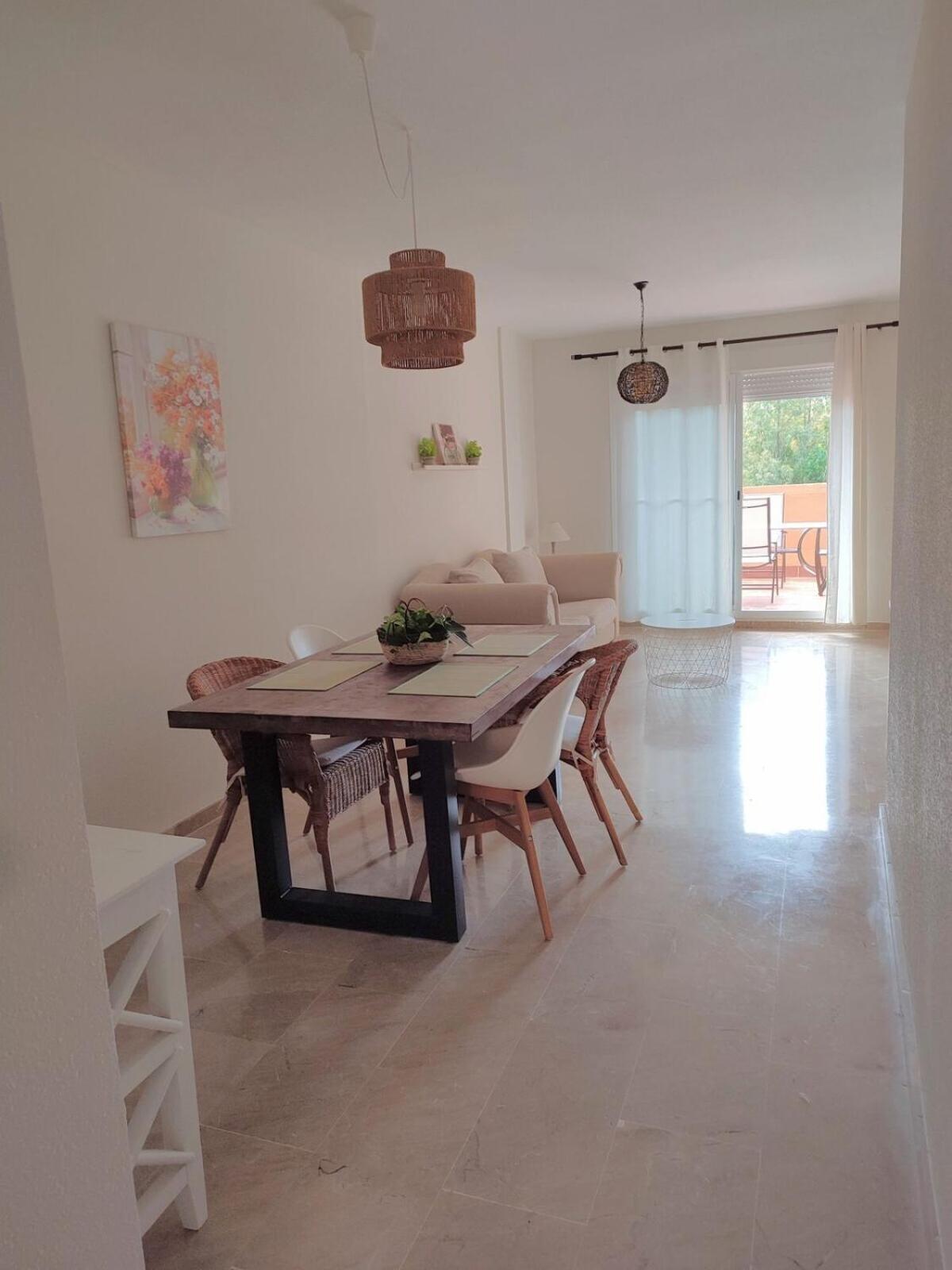 Apartamento Con Piscina กาซาเรส ภายนอก รูปภาพ