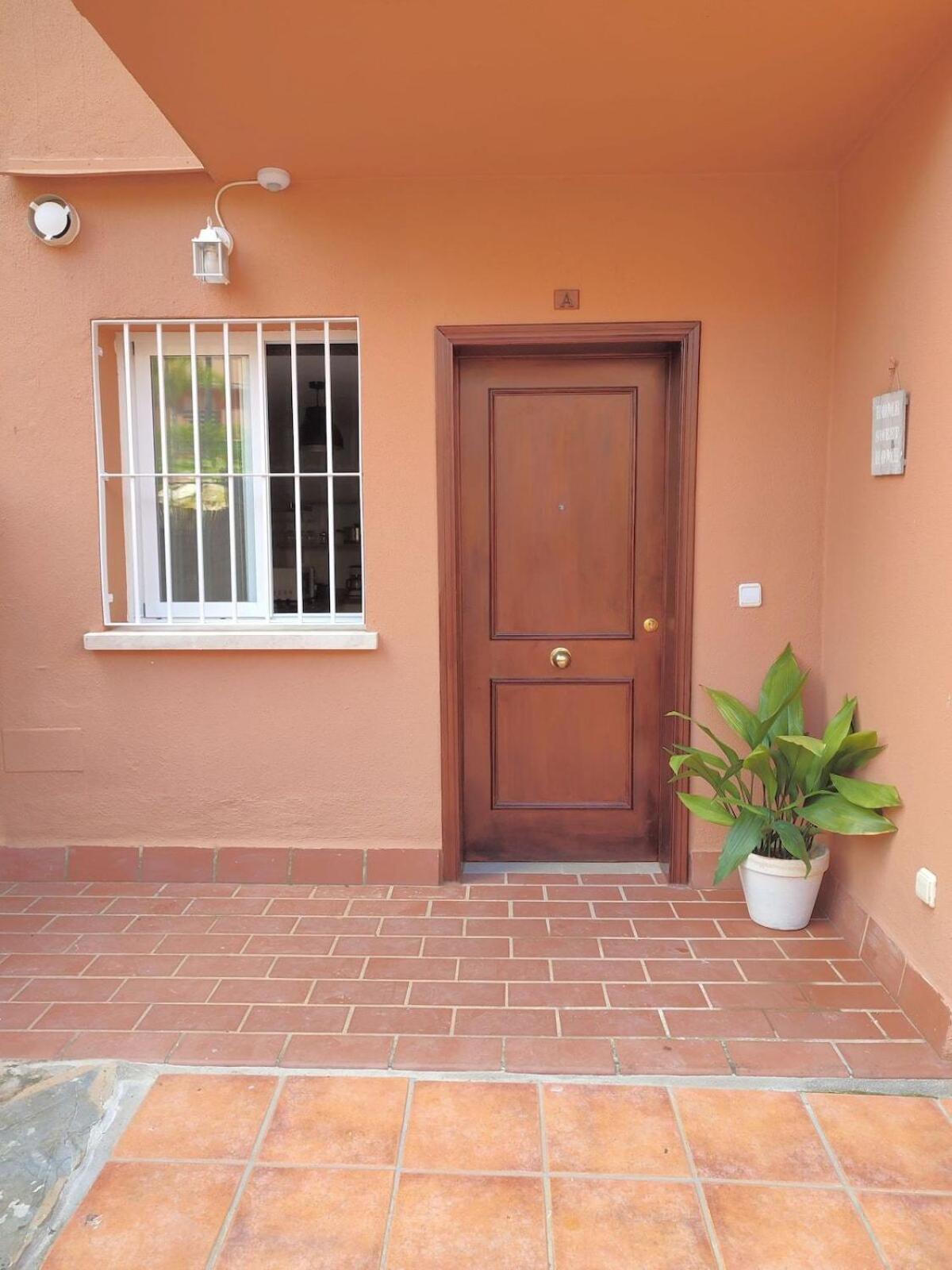 Apartamento Con Piscina กาซาเรส ภายนอก รูปภาพ