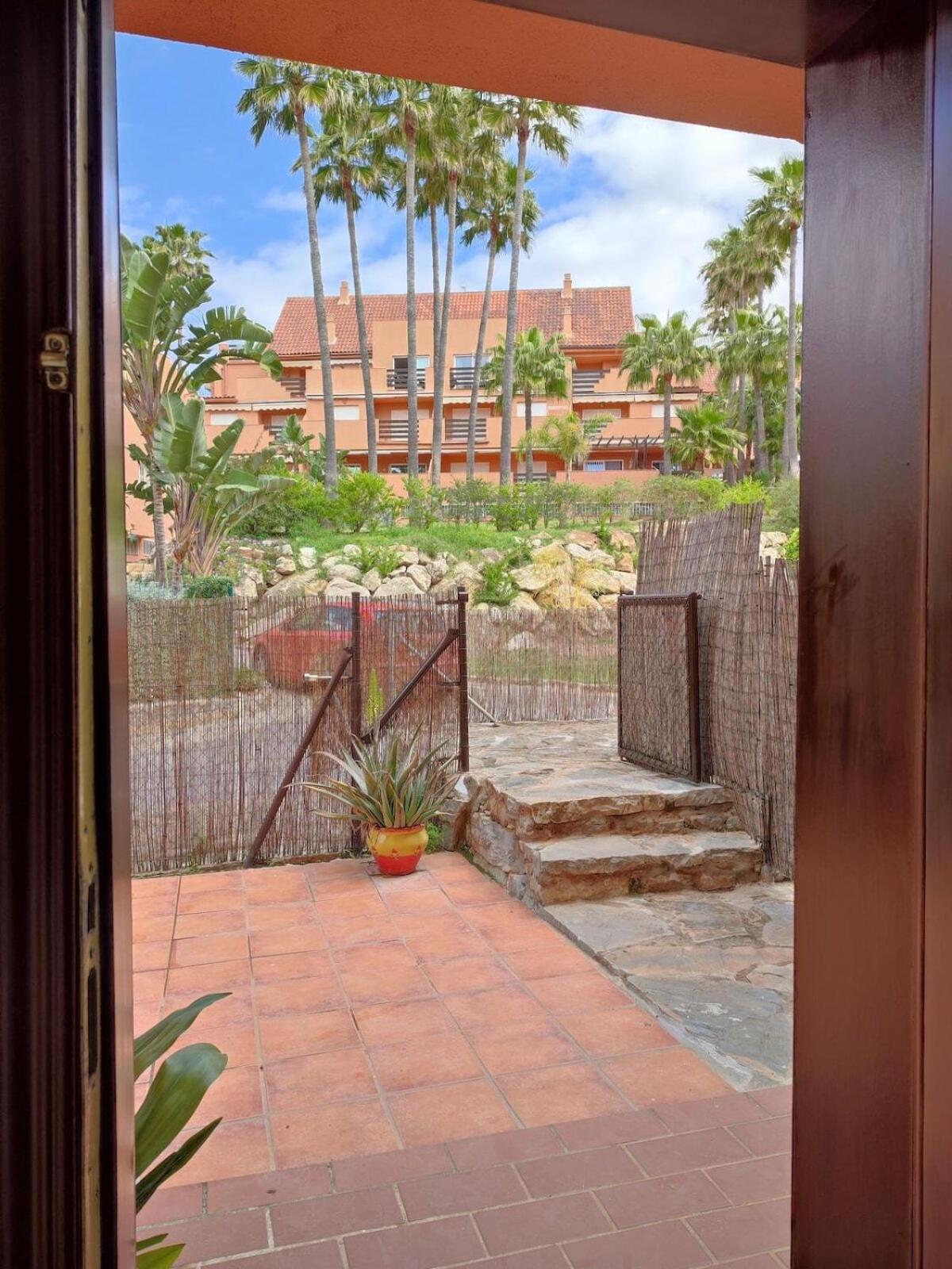 Apartamento Con Piscina กาซาเรส ภายนอก รูปภาพ